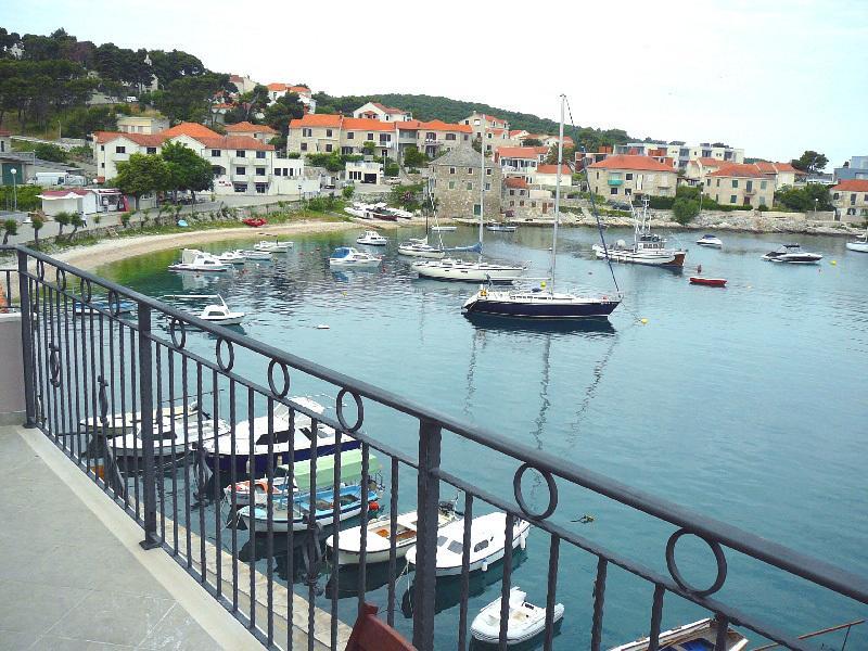 Direct At Sea Apartment Постира Стая снимка