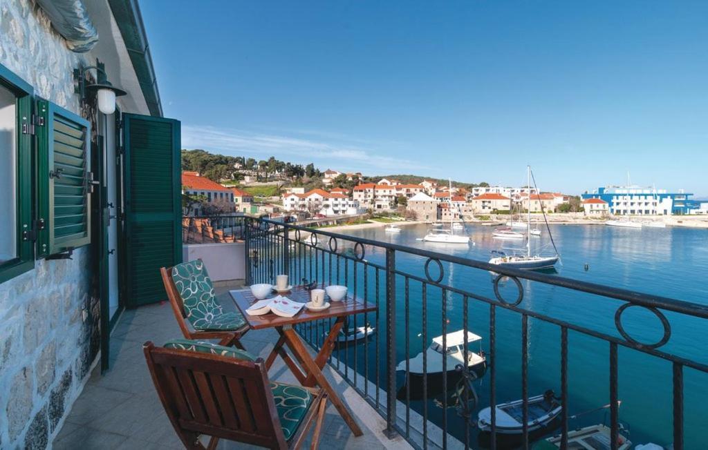 Direct At Sea Apartment Постира Екстериор снимка